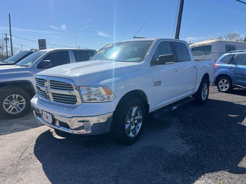 Used 2017 RAM 1500 Big Horn image 5