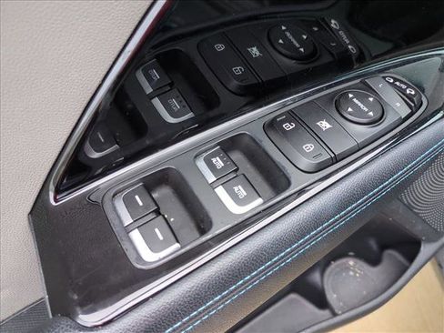 Used 2020 Kia Niro EX Premium FWD image 12