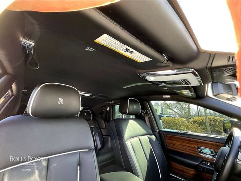 Used 2020 Rolls-Royce Phantom Sedan RWD image 21