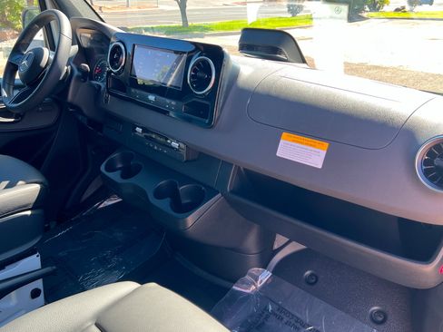 New 2026 Mercedes-Benz Sprinter 2500 image 18