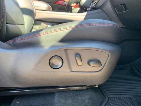 Used 2026 Chevrolet Traverse RS image 17