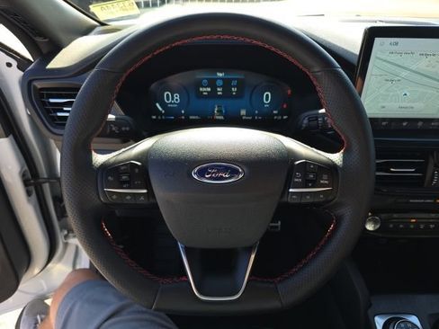 Used 2024 Ford Escape ST-Line Elite w/ Premium Technology Package AWD/4WD image 21