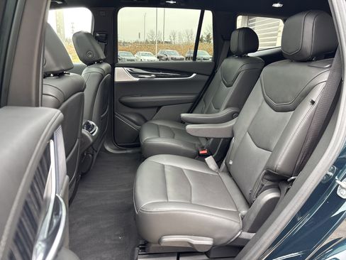 Used 2025 Cadillac XT6 Premium Luxury image 30