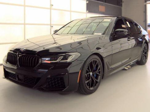 Used 2022 BMW M550i xDrive AWD/4WD image 9