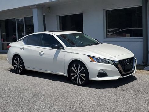 Used 2020 Nissan Altima 2.5 SR w/ Premium Package FWD image 34