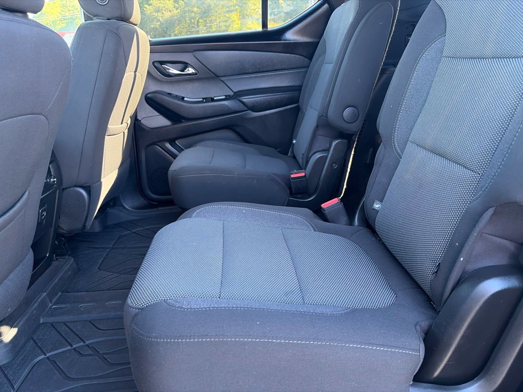 Used 2023 Chevrolet Traverse LT w/ LPO, Floor Liner Package AWD/4WD image 31