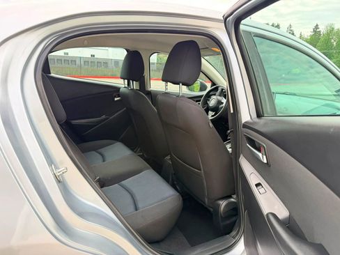 Used 2017 Toyota Yaris iA FWD image 12