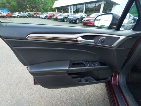 Used 2013 Ford Fusion SE FWD image 8