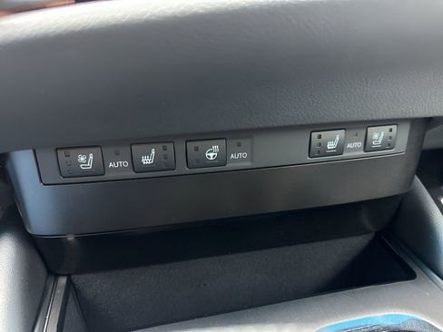 Used 2024 Lexus ES 350 F Sport w/ Accessory Package (Z2) image 21