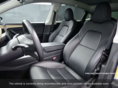 Used 2023 Tesla Model Y Long Range image 8