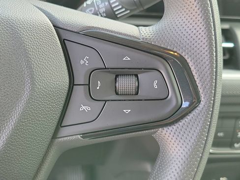 Used 2025 Chevrolet TrailBlazer LS FWD image 16