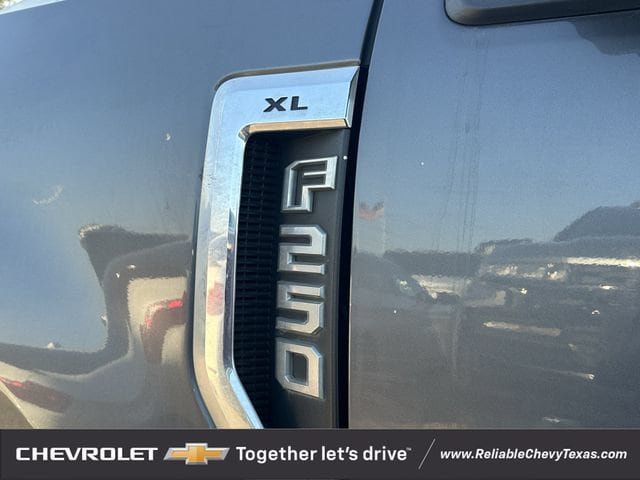 Used 2022 Ford F250 XL w/ Power Equipment Group RWD image 8