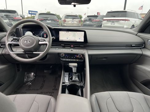 Used 2023 Hyundai Elantra SEL w/ Convenience Package FWD image 23