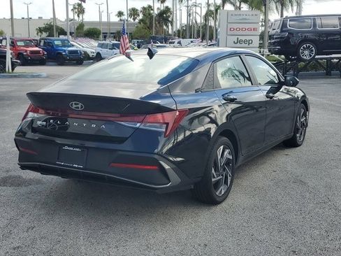 Used 2025 Hyundai Elantra Sport FWD image 7