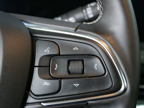 Used 2025 Buick Encore GX Avenir w/ Avenir Technology Package AWD/4WD image 18