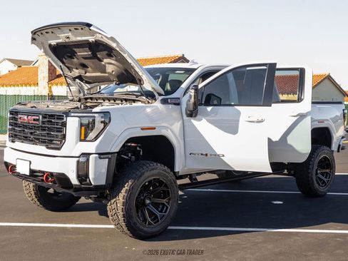 Used 2024 GMC Sierra 2500 AT4 w/ AT4 Premium Plus Package image 16