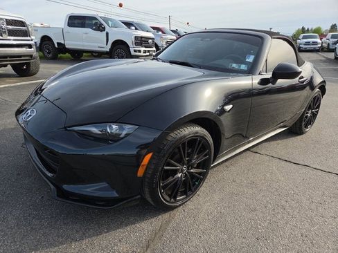 Used 2024 MAZDA MX-5 Miata Club RWD image 2