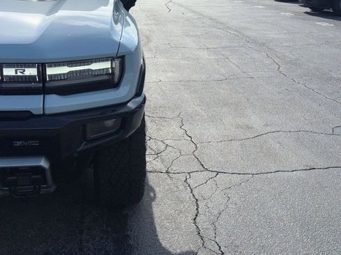 Used 2024 GMC Hummer EV 3X w/ Extreme Off-Road Package AWD/4WD image 10