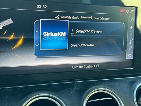 Used 2017 Mercedes-Benz E 300 4MATIC image 23