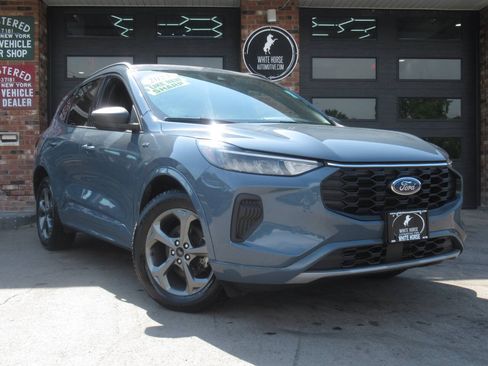 Used 2023 Ford Escape ST-Line AWD/4WD image 1