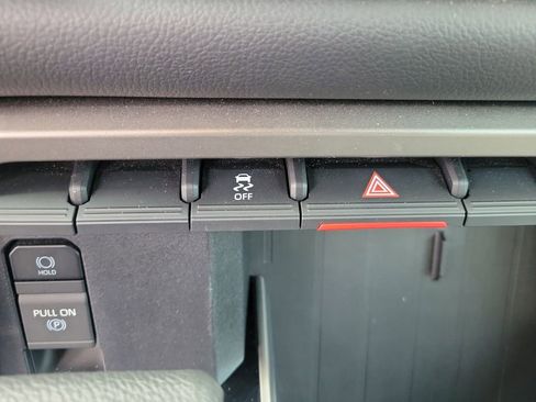 Used 2025 Toyota Tundra Limited image 21