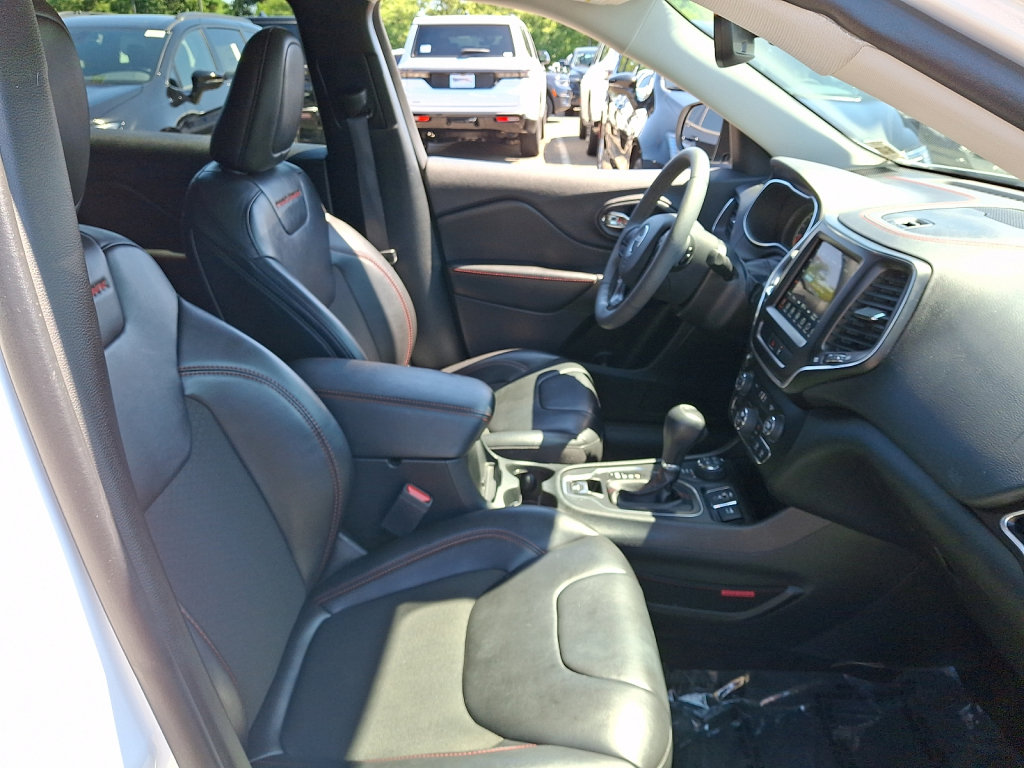 Used 2022 Jeep Cherokee Trailhawk w/ Comfort/Convenience Group AWD/4WD image 12