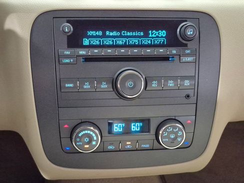 Used 2010 Buick Lucerne CXL FWD image 20