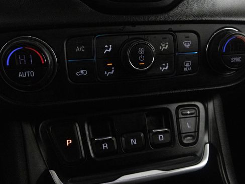 Used 2019 GMC Terrain SLT w/ Preferred Package image 24