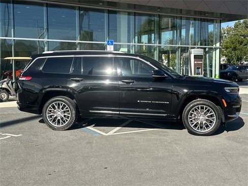 Used 2022 Jeep Grand Cherokee L Summit w/ Luxury Tech Group V image 10