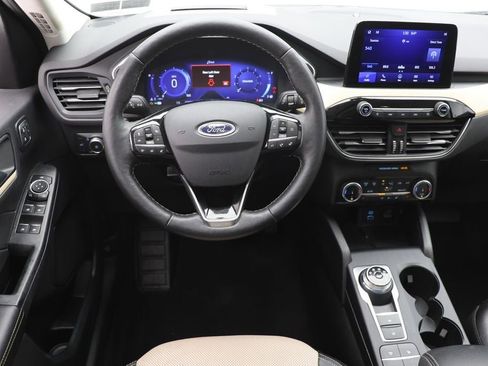 Used 2022 Ford Escape Titanium w/ Titanium Elite Package AWD/4WD image 13
