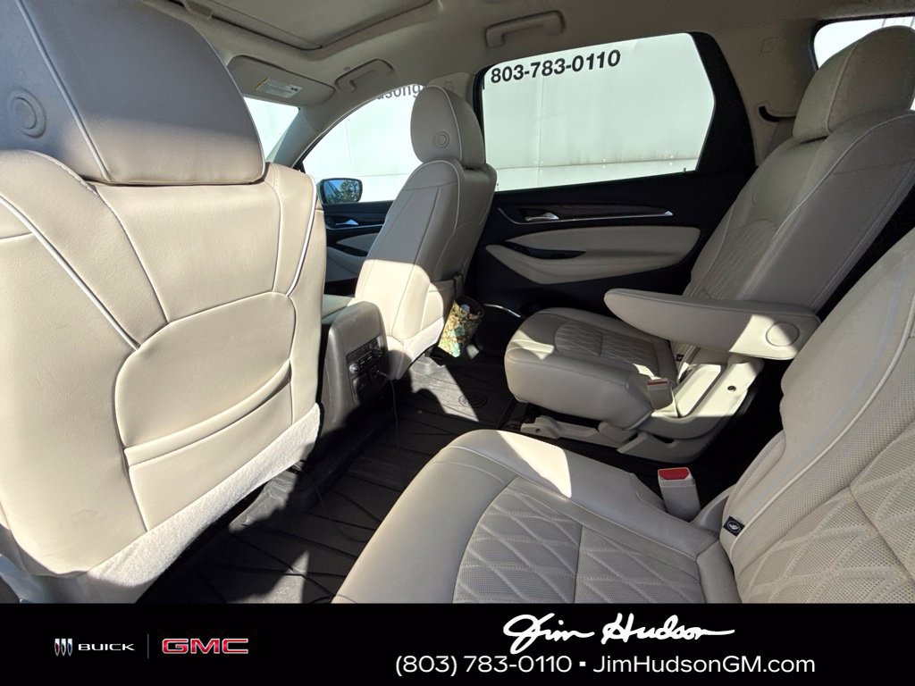 Used 2022 Buick Enclave Avenir w/ Avenir Technology Package FWD image 6