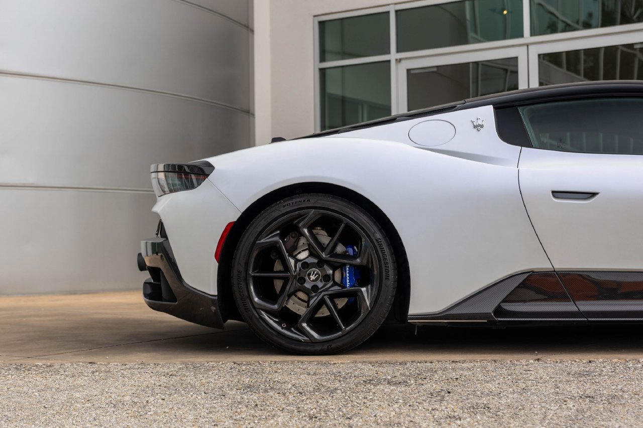 Used 2022 Maserati MC20 Coupe RWD image 8