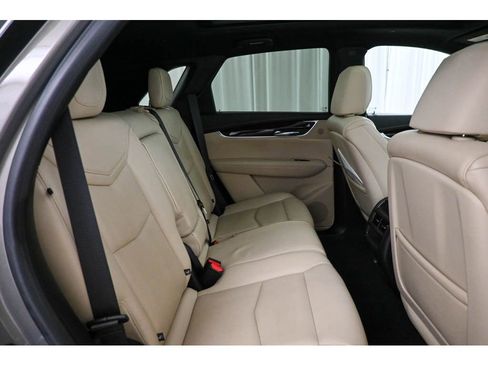 Used 2018 Cadillac XT5 Luxury w/ Driver Awareness Package image 18