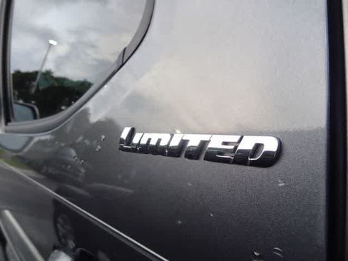 Used 2021 Toyota Tacoma Limited AWD/4WD image 11