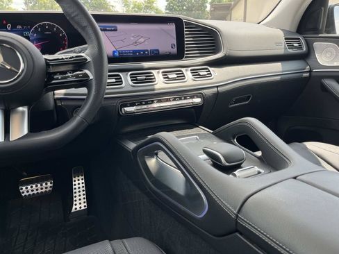 Used 2025 Mercedes-Benz GLS 450 4MATIC image 15