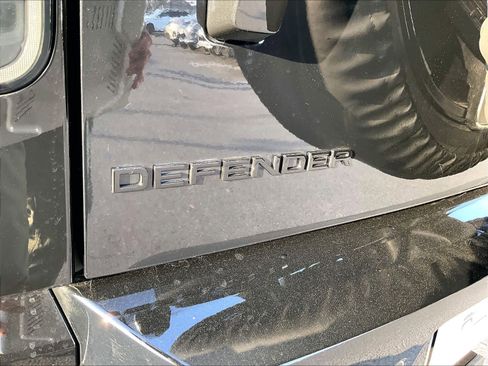 New 2026 Land Rover Defender 130 X-Dynamic SE image 26