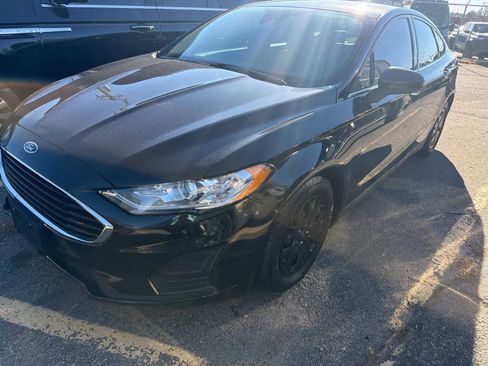 Used 2020 Ford Fusion S image 2