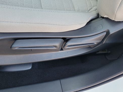 Used 2025 Honda HR-V LX image 21