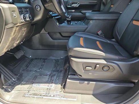 Used 2024 GMC Sierra 1500 AT4 w/ Technology Package AWD/4WD image 25