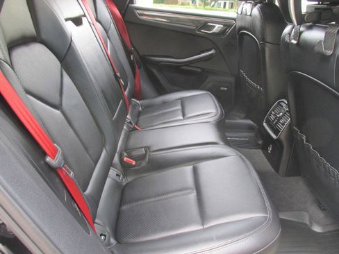 Used 2018 Porsche Macan Turbo image 67