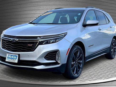 Used 2022 Chevrolet Equinox RS w/ Infotainment Package image 3