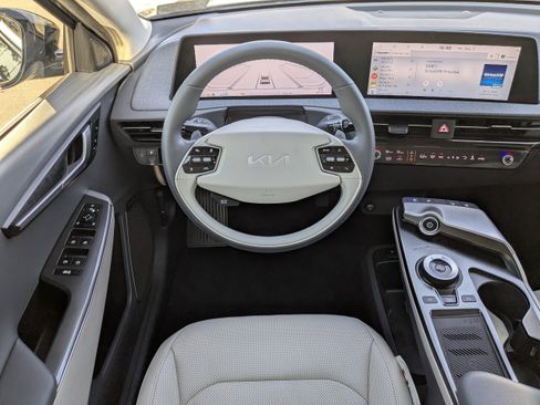 Certified 2022 Kia EV6 Wind image 19
