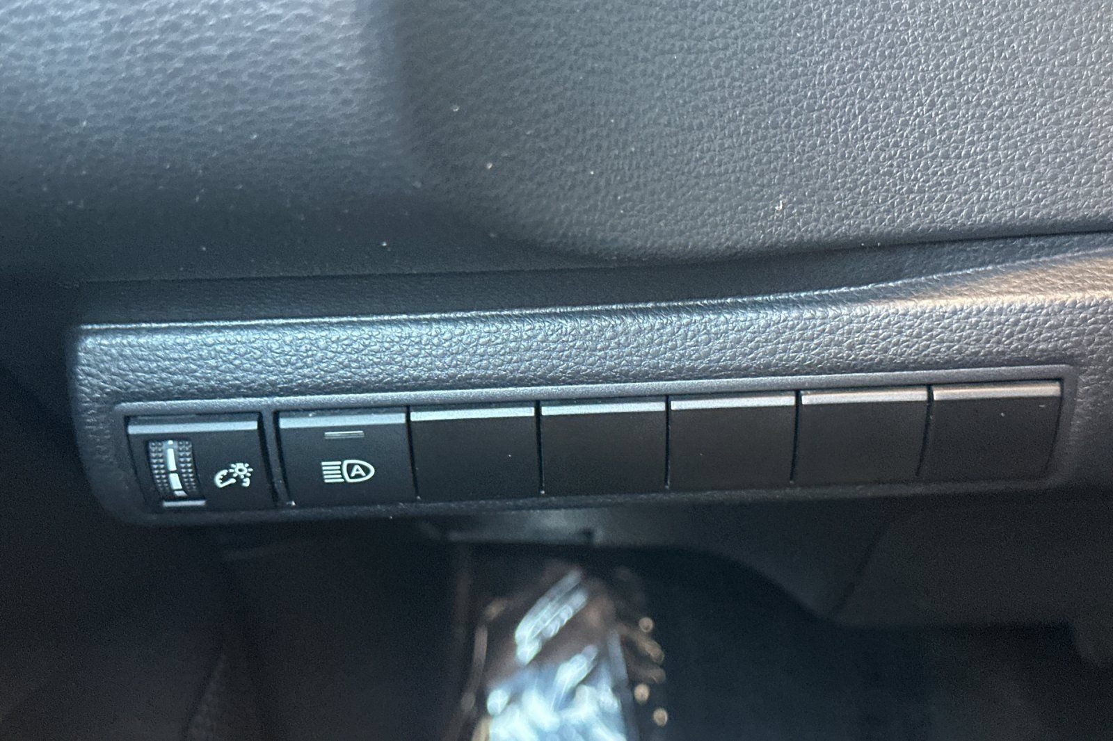 Certified 2025 Toyota Corolla LE FWD image 30