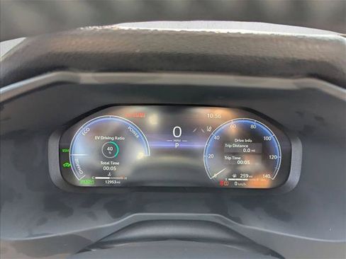 Used 2025 Toyota RAV4 XSE w/ Advanced Technology Package AWD/4WD image 9
