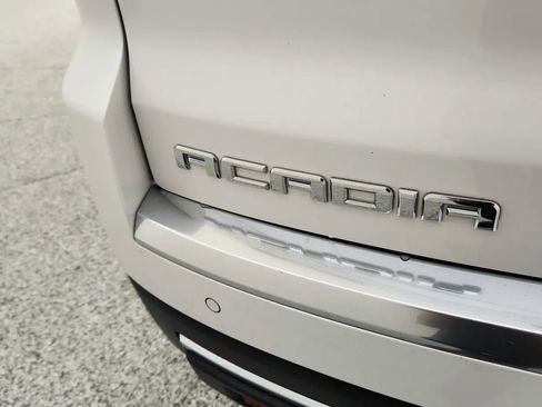 Used 2016 GMC Acadia SLT image 17