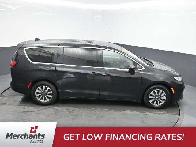 Used 2023 Chrysler Pacifica Touring-L FWD image 30