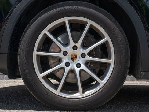 Certified 2021 Porsche Cayenne E-Hybrid AWD/4WD image 12
