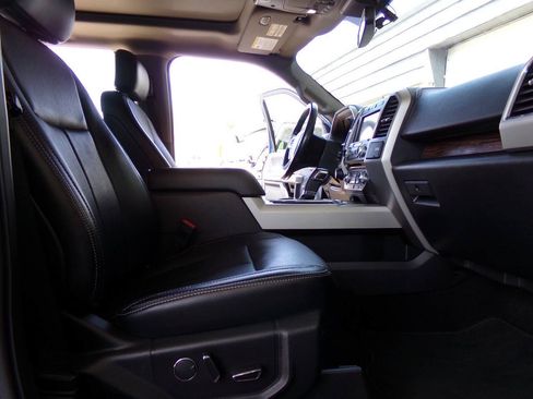 Used 2018 Ford F150 Lariat w/ Equipment Group 502A Luxury AWD/4WD image 28
