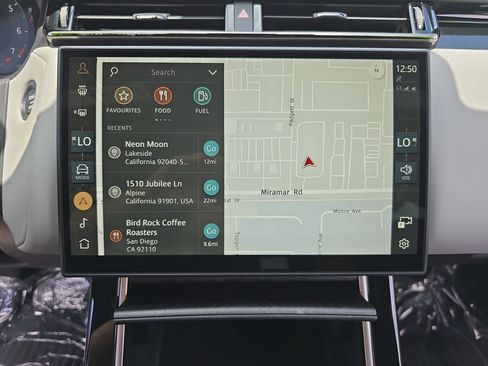 Certified 2026 Land Rover Range Rover Velar Dynamic SE AWD/4WD image 22
