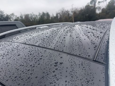 Used 2021 Mercedes-Benz GLB 250 w/ Premium Package image 10